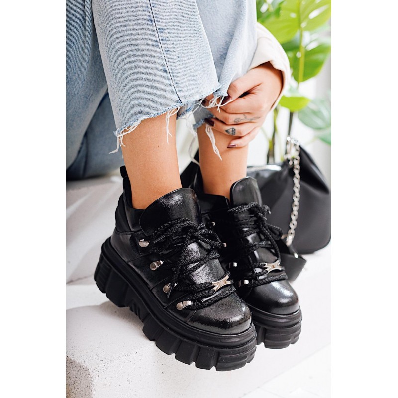Elena Siyah Kırışık Rugan Kalın Tabanlı Sneakers